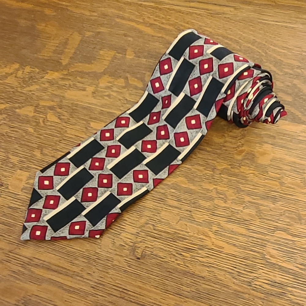 Alexander Lloyd red gold black white tie